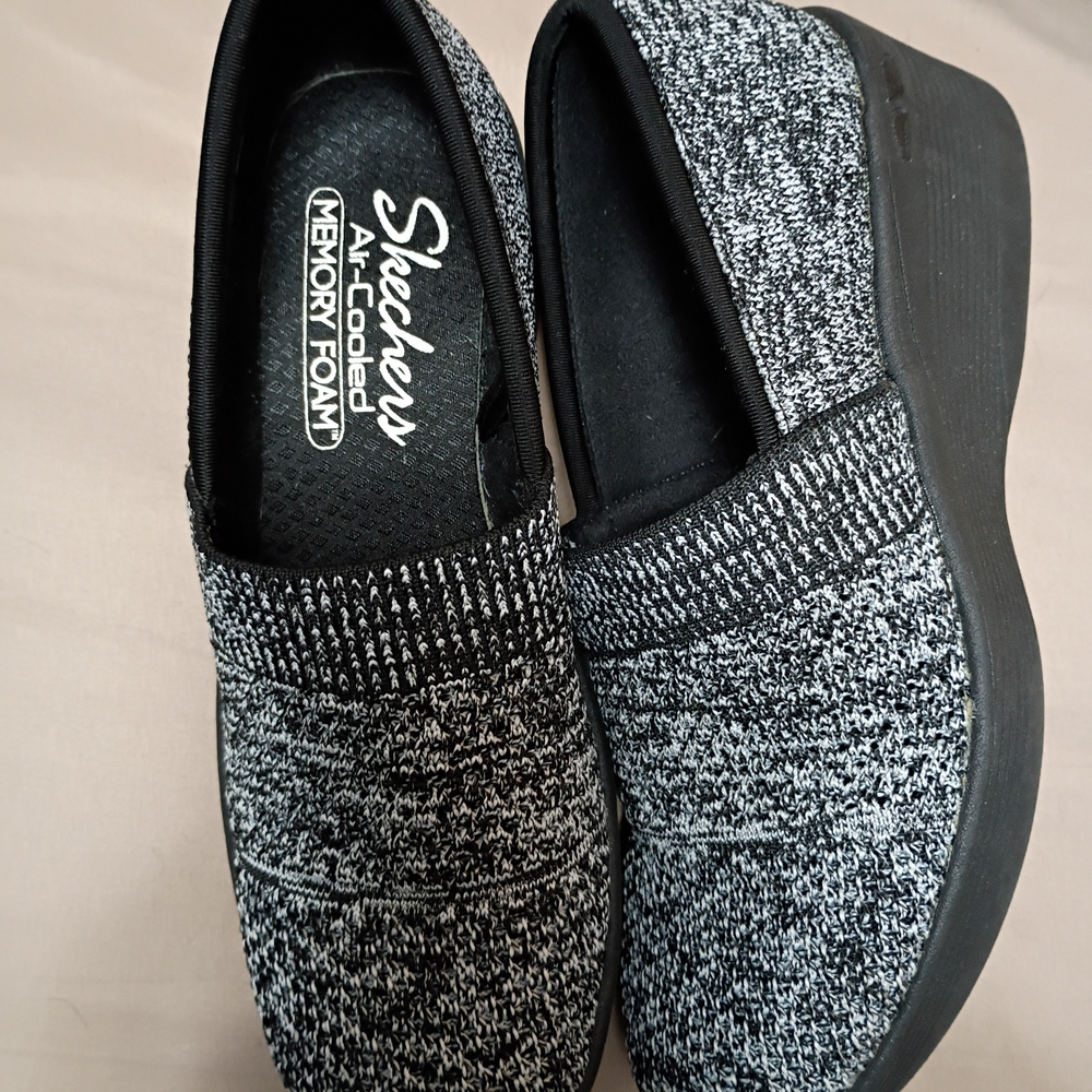 Women's Skechers Air- Cooled Pumps